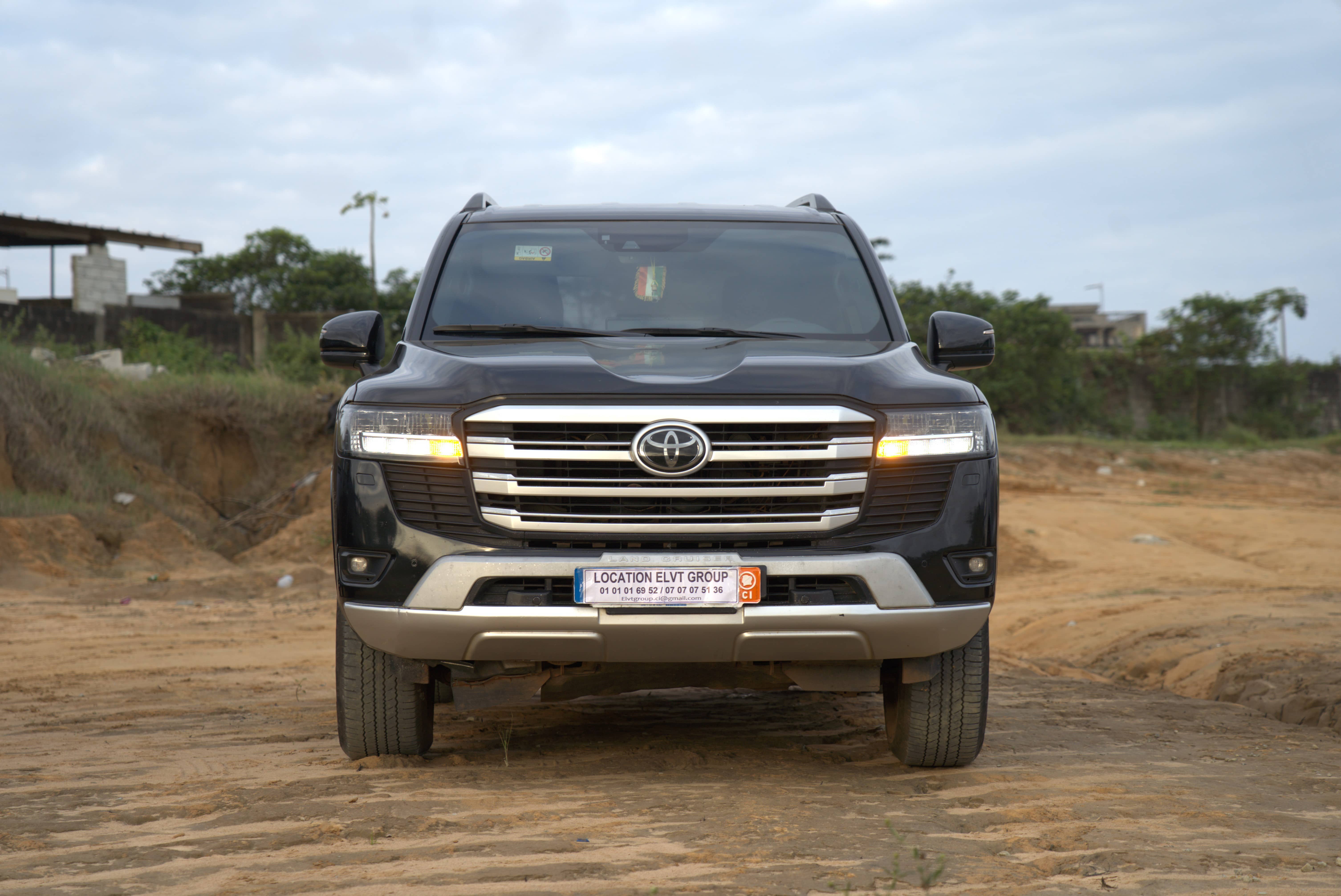 LAND CRUISER